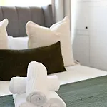Eden - 2Bed Getaway In Bantry Bay With Views Of Lions Head