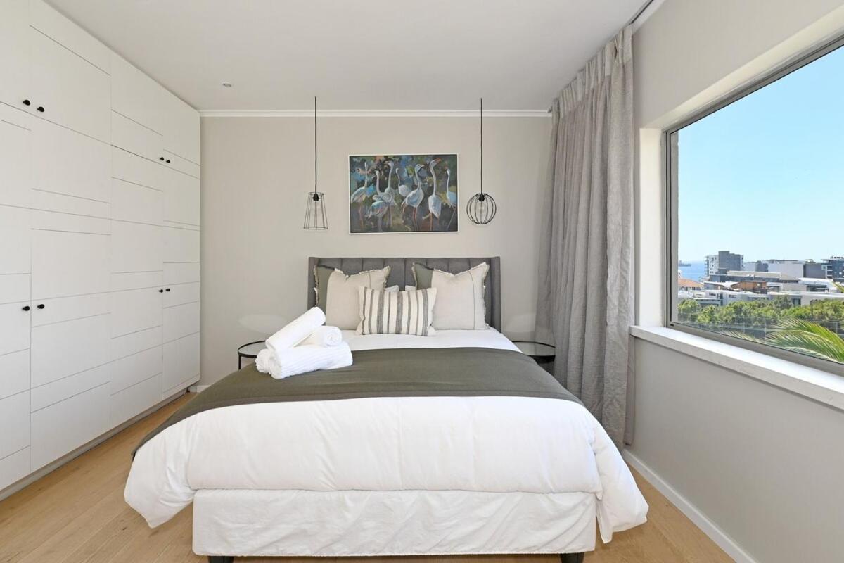 Apartment Eden - 2bed Getaway In Bantry Bay With Views Of Lions Head Cape Town