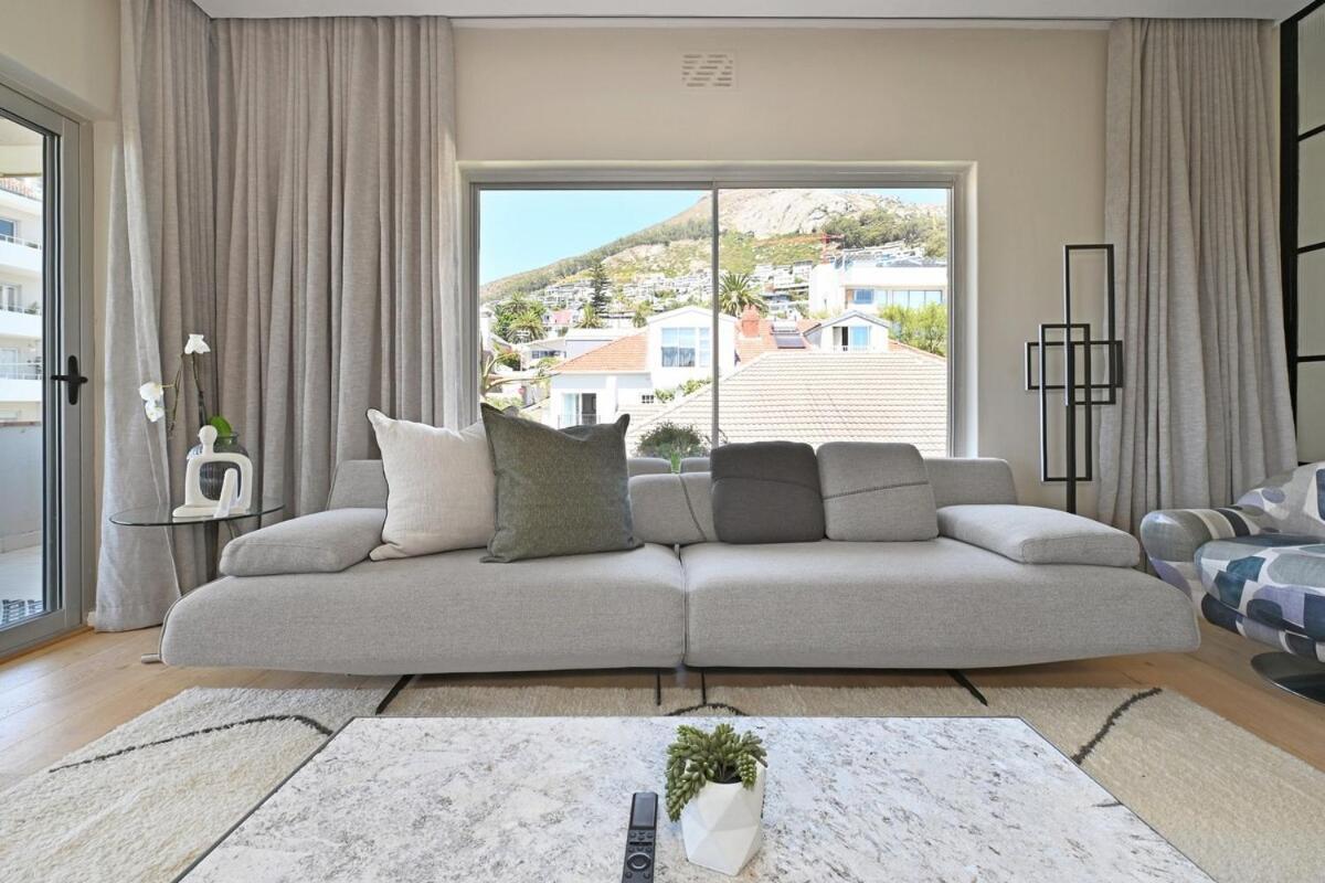 Apartment Eden - 2bed Getaway In Bantry Bay With Views Of Lions Head Cape Town