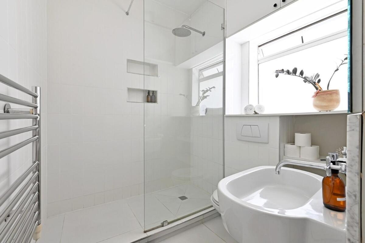 Eden - 2bed Getaway In Bantry Bay With Views Of Lions Head Cape Town