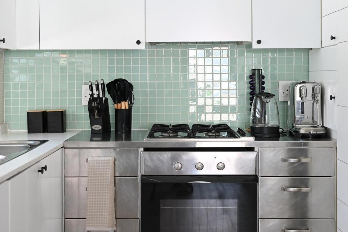 Eden - 2bed Getaway In Bantry Bay With Views Of Lions Head